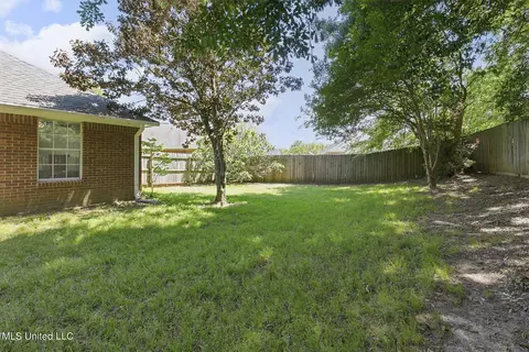 Exterior - 104 Ashton Cv, Madison, MS 39110 photo 3 of 4