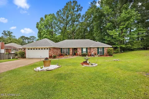 7 Woodstown Pl, Jackson, MS 39212