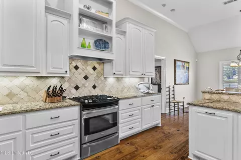 Kitchen - 148 Mullherrin Dr, Madison, MS 39110 photo 7 of 8