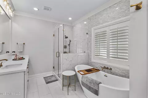 Bath - 148 Mullherrin Dr, Madison, MS 39110 photo 2 of 8