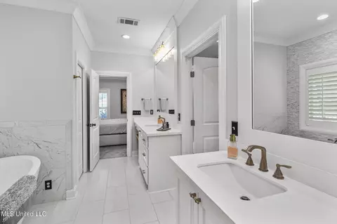 Bath - 148 Mullherrin Dr, Madison, MS 39110 photo 6 of 8