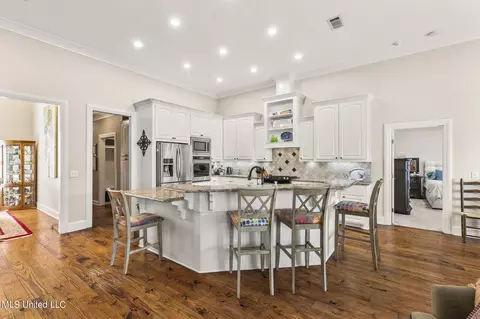 Kitchen - 148 Mullherrin Dr, Madison, MS 39110 photo 4 of 8