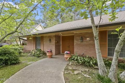 5345 Balmoral Dr, Jackson, MS 39211 photo 2
