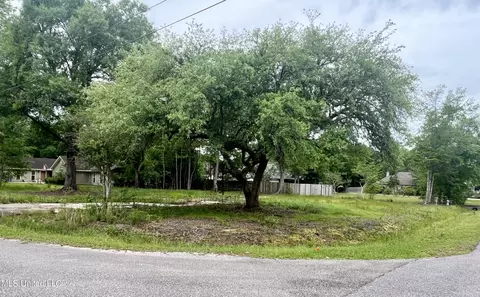 7314 Ahi Dr, Diamondhead, MS 39525