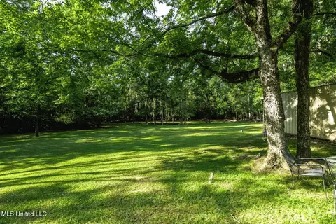 Exterior - 513 Mccluer Rd, Jackson, MS 39212 photo 7 of 8