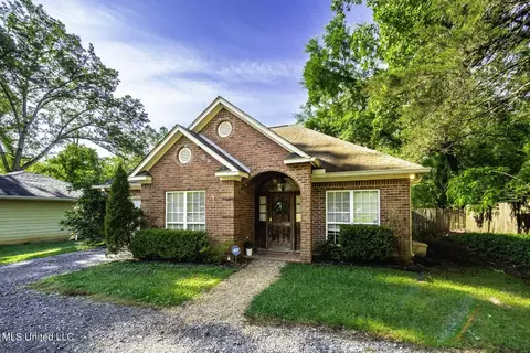 513 Mccluer Rd, Jackson, MS 39212