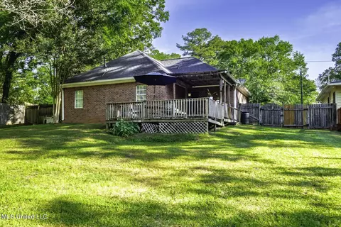 Exterior - 513 Mccluer Rd, Jackson, MS 39212 photo 8 of 8
