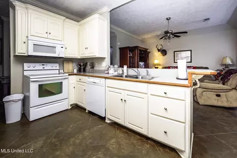 Kitchen - 513 Mccluer Rd, Jackson, MS 39212 photo 2 of 2