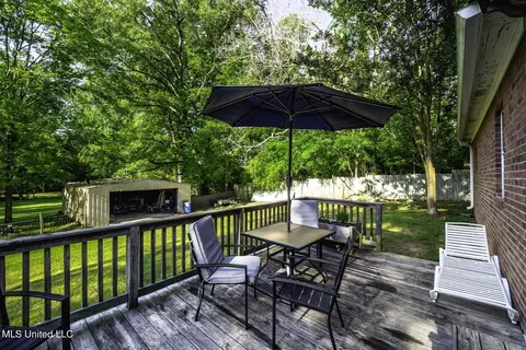 Exterior - 513 Mccluer Rd, Jackson, MS 39212 photo 4 of 8