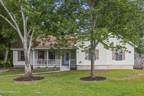 15201 Sunset Dr, Gulfport, MS 39503