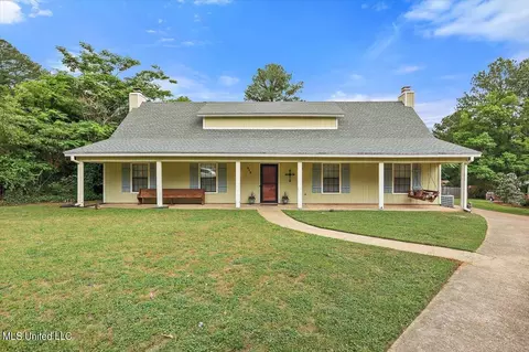 216 Edinburgh Ct, Brandon, MS 39047