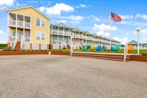 1515 E Beach Blvd #136, Pass Christian, MS 39571