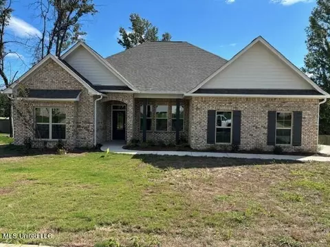 211 Copper Creek Dr, Clinton, MS 39056