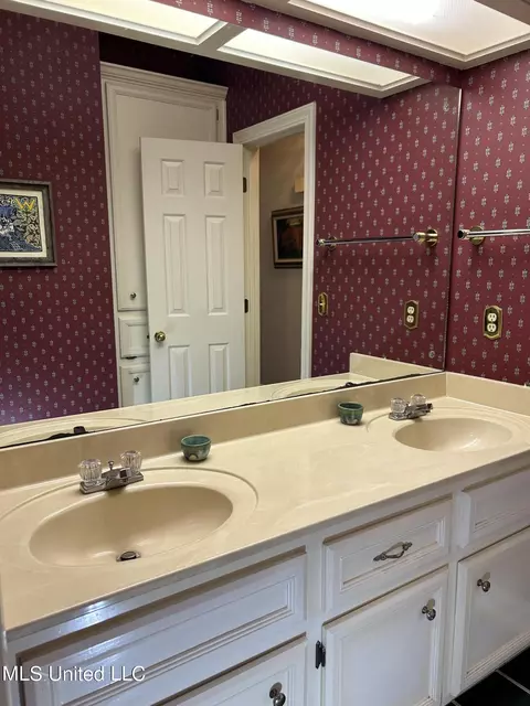 Bath - 503 Pinecrest Pl, Madison, MS 39110 photo 5 of 7