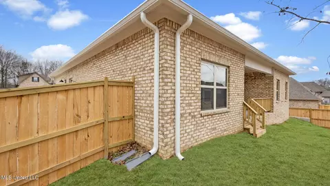 Exterior - 103 Coldwater Creek Cir, Clinton, MS 39056 photo 6 of 7