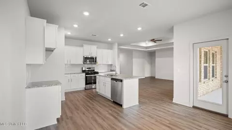 Entry Way - 103 Coldwater Creek Cir, Clinton, MS 39056 photo 5 of 11