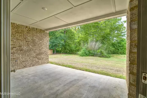 227 Deerfield Club Dr, Canton, MS 39046