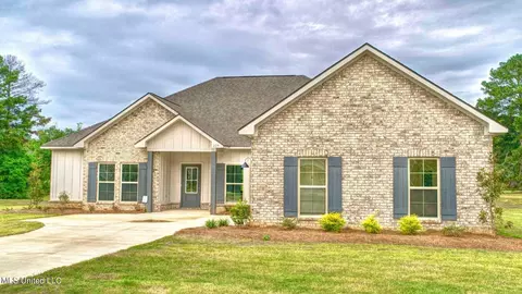 229 Deerfield Club Dr, Canton, MS 39046