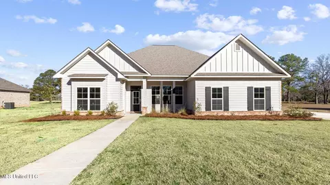 231 Deerfield Club Dr, Canton, MS 39046