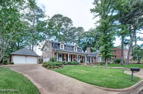 123 Countrywood Cir, Clinton, MS 39056