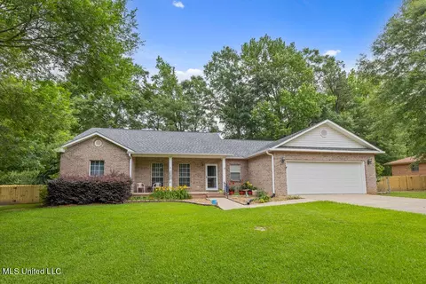 749 W Second Ave, Wiggins, MS 39577