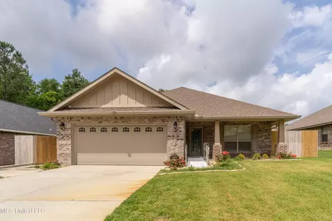 10455 Roundhill Dr, Gulfport, MS 39503