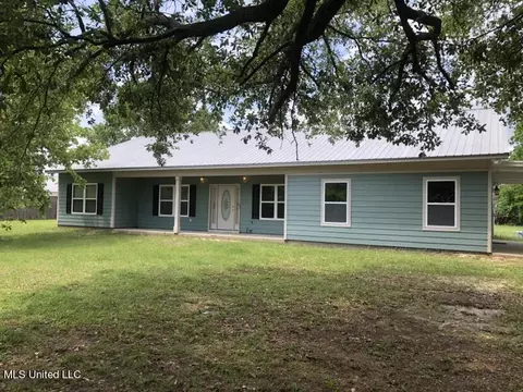 21949 Slider Rd, Moss Point, MS 39562