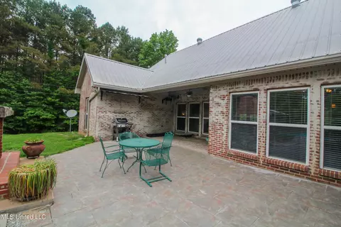 Exterior - 1275 Kennebrew Road Rd, Jackson, MS 39209 photo 4 of 11