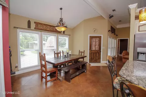 Dining - 1275 Kennebrew Road Rd, Jackson, MS 39209 photo 1 of 2