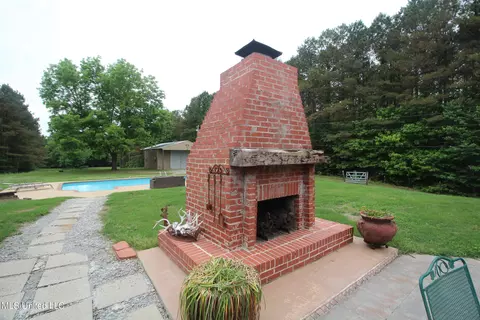 Exterior - 1275 Kennebrew Road Rd, Jackson, MS 39209 photo 5 of 11