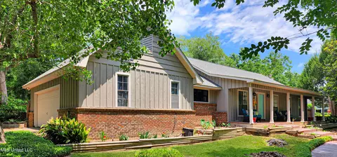 88396 E Diamondhead Dr, Diamondhead, MS 39525