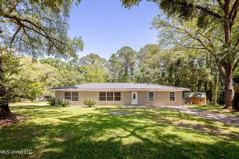 7124 Teakwood Dr, Biloxi, MS 39532