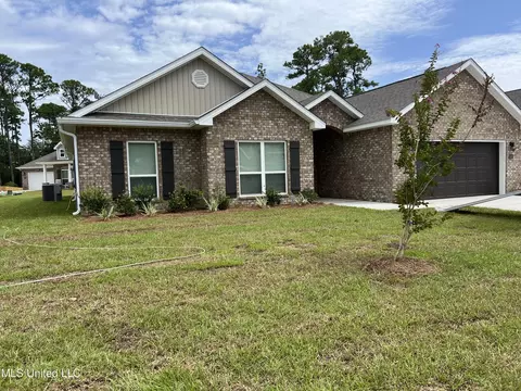 6145 Penni Ln, Ocean Springs, MS 39564