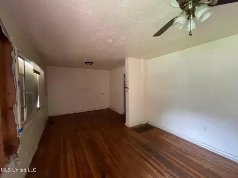 2742 Pinebrook Dr, Jackson, MS 39212 photo 3
