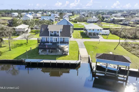 11325 Texas St, Bay Saint Louis, MS 39520