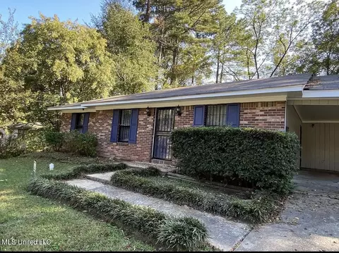 571 Hickory Ridge Dr, Jackson, MS 39206