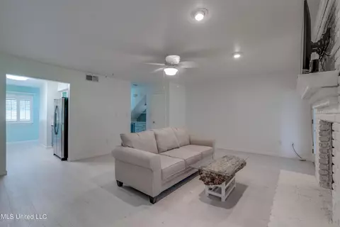285 Highpoint Dr, Diamondhead, MS 39525 photo 9