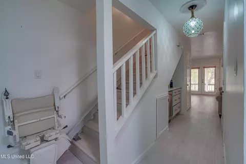 285 Highpoint Dr, Diamondhead, MS 39525 photo 3