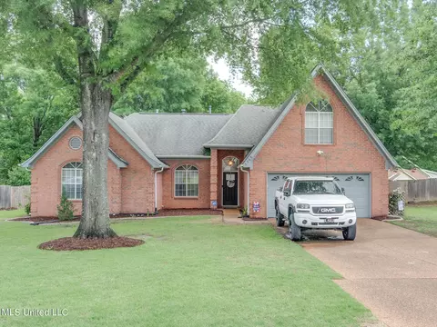 6268 S Manor Cv, Olive Branch, MS 38654