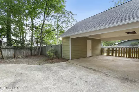 Exterior - 5149 Mccoy Dr, Jackson, MS 39211 photo 4 of 5