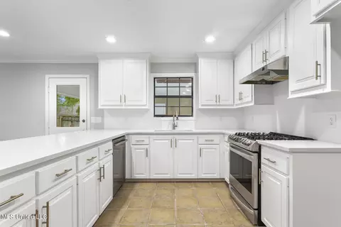 Kitchen - 5149 Mccoy Dr, Jackson, MS 39211 photo 2 of 2