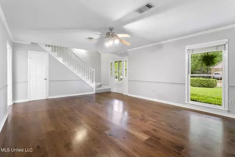 Living - 5149 Mccoy Dr, Jackson, MS 39211 photo 1 of 3