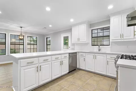 Kitchen - 5149 Mccoy Dr, Jackson, MS 39211 photo 1 of 2