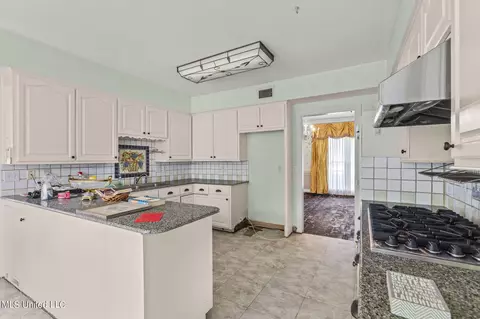 4015 Boxwood Cir, Jackson, MS 39211 photo 7