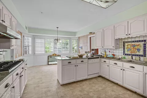 4015 Boxwood Cir, Jackson, MS 39211 photo 8