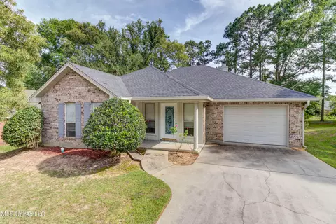 8918 Hamakua St, Diamondhead, MS 39525
