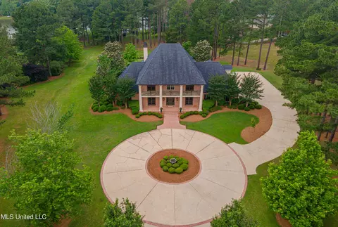 321 Johnstone Dr, Madison, MS 39110