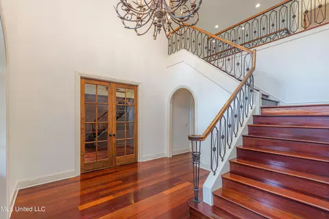 Entry Way - 321 Johnstone Dr, Madison, MS 39110 photo 2 of 4