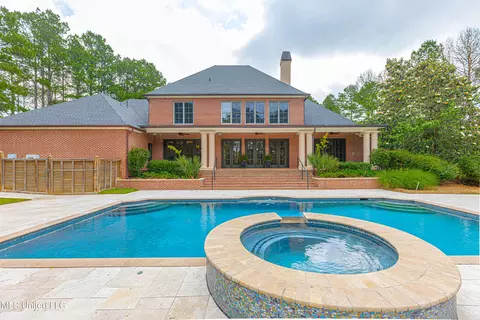 Exterior - 321 Johnstone Dr, Madison, MS 39110 photo 9 of 14
