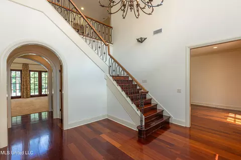 Entry Way - 321 Johnstone Dr, Madison, MS 39110 photo 3 of 4
